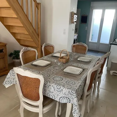 Charmante Maison, Proche Remparts Сasa de vacaciones *